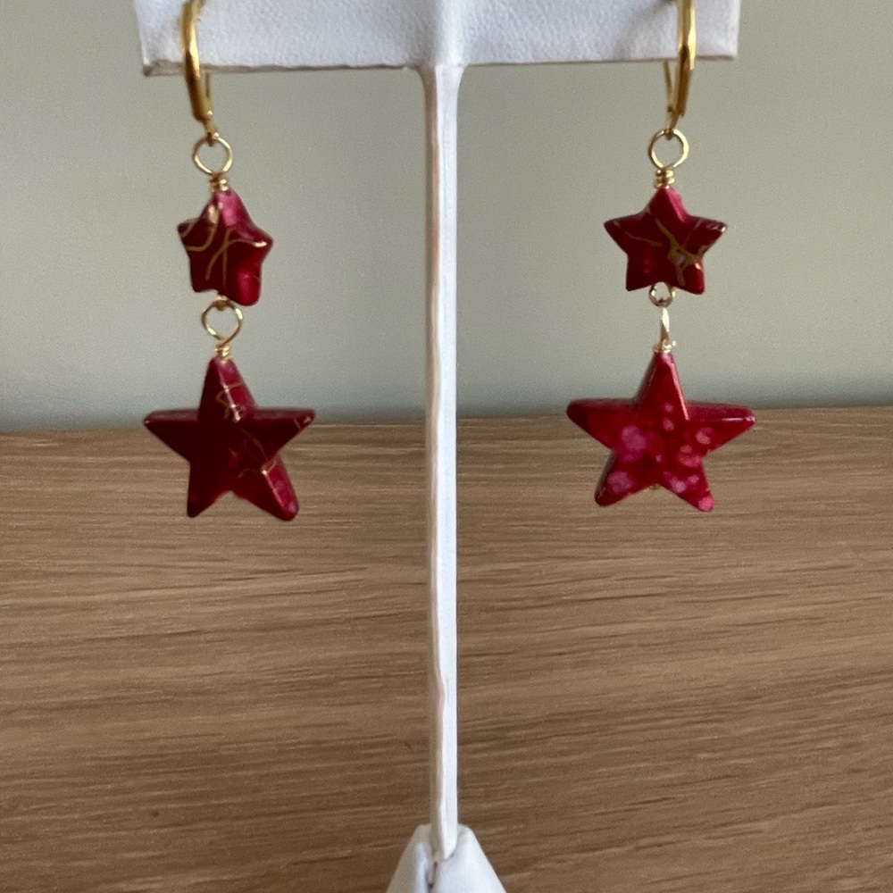 HAND CRAFTED EARRINGS Double Stars Red Gold Veins - Picture 6 of 10